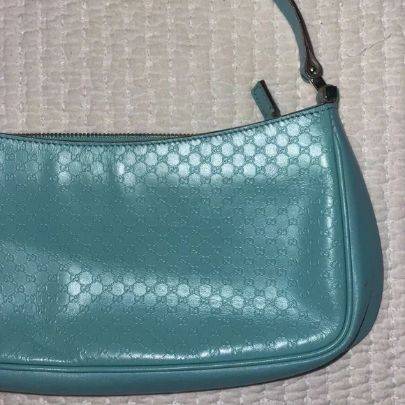 Gucci bag basically new !!! If it main image 4